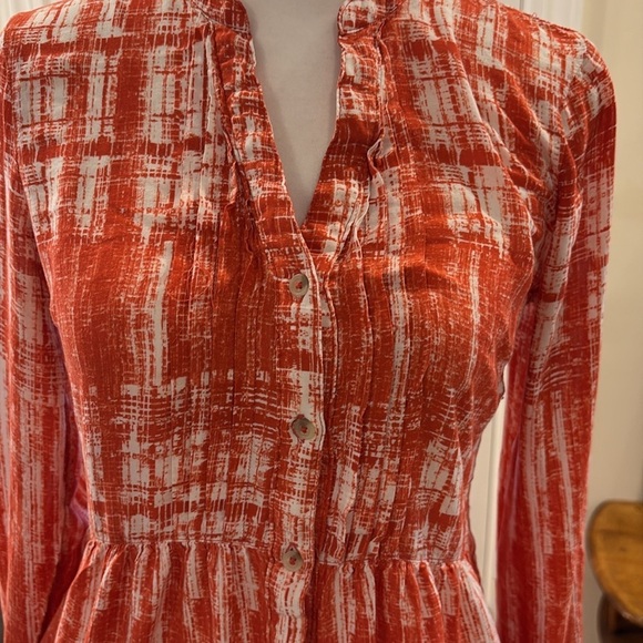 Anthropologie Maeve orange and white button down  top.  Size 4 - Picture 2 of 8